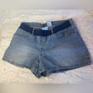 ☀️Summer 4 for $25 Sale! Short blue Jean shorts. Announcements maternity shorts